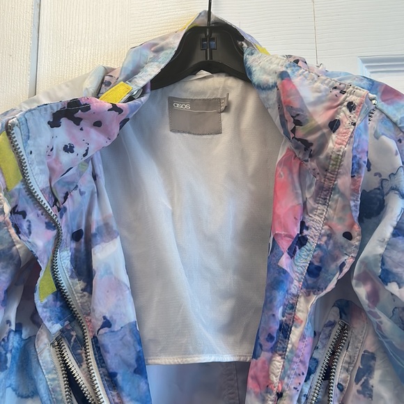 ASOS - lightweight hooded rain jacket - Picture 3 of 4